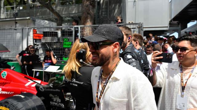 pp电子-法媒：内马尔现身F1赛场 此举被巴黎视为挑衅