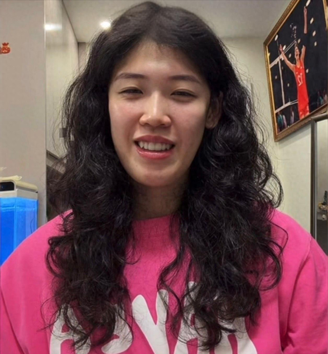 pp电子-李盈莹直播回应归国养伤！复出时间未定，直言：高压环境下睡不着|中国女排|意甲|伤病|康复|郎平_新浪体育_新浪新闻